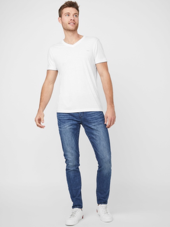 средно изпирани модерни тесни дънки Guess Avalon