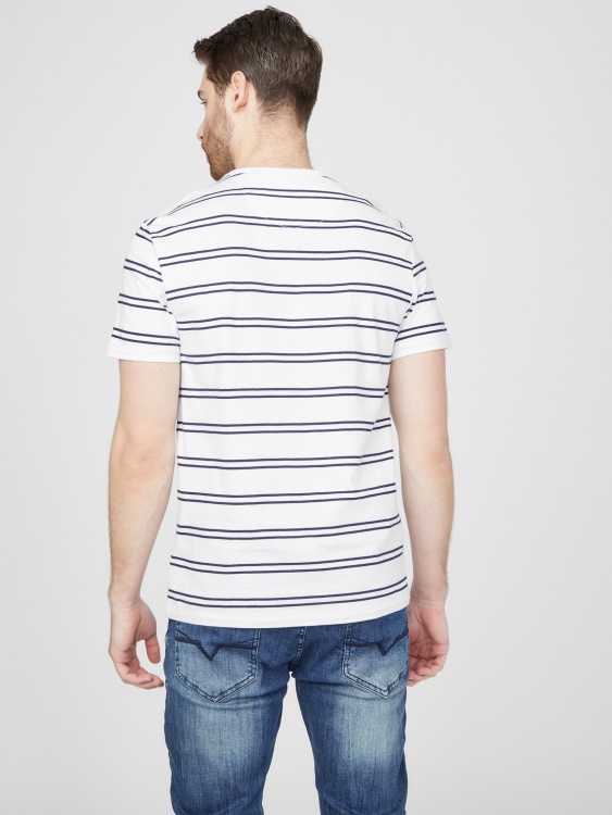 Guess чисто бяла тениска на райета Peter