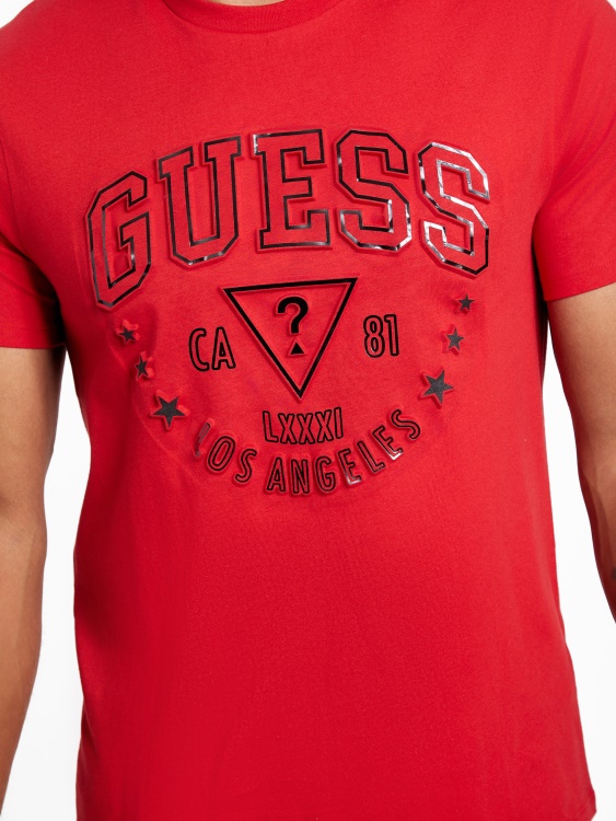 университетска червена тениска с лого на Sammo Guess