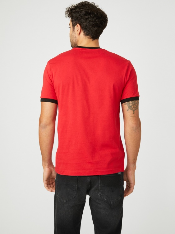 Guess Varsity червена тениска с лого на Кърк
