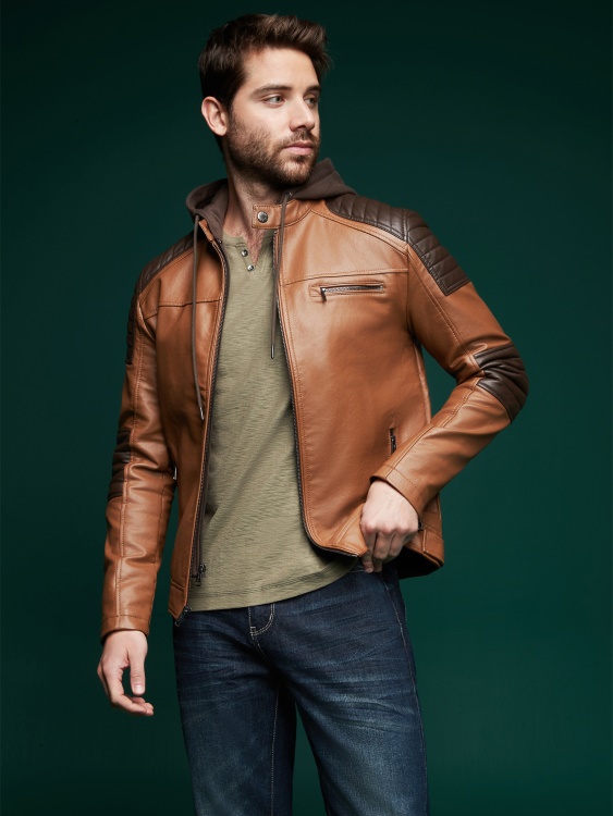 D824 Eco Ricky Split Tee Guess