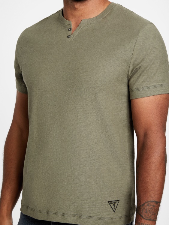 D824 Eco Ricky Split Tee Guess