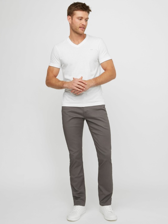 чисто бяла тениска с V-образно деколте Armin Guess