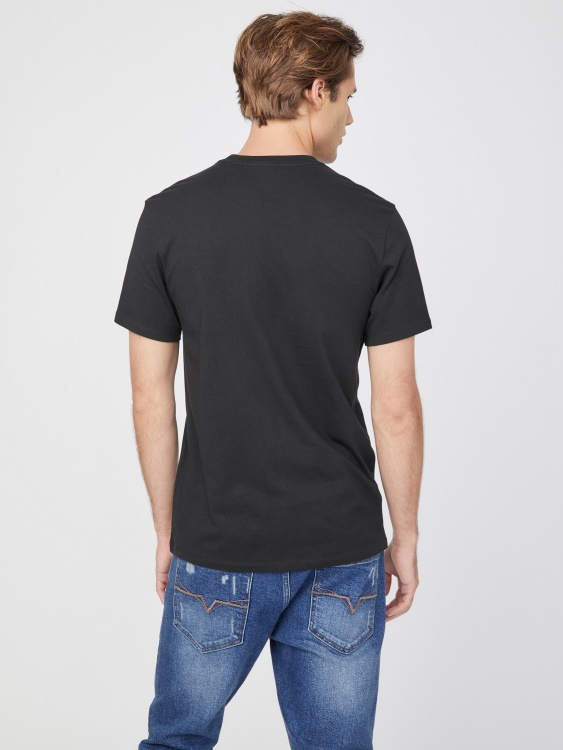 тениска с черен еко голям череп Guess