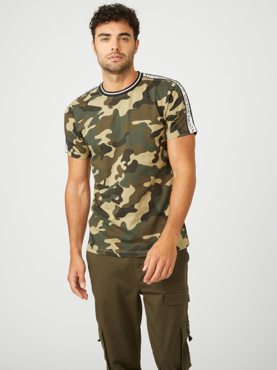 камуфлажна тениска с лого Hyatt Camo Guess
