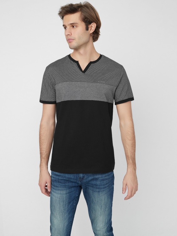 Franz тениска с цепка Guess Jet Black