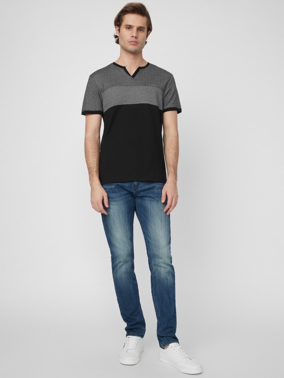 Franz тениска с цепка Guess Jet Black