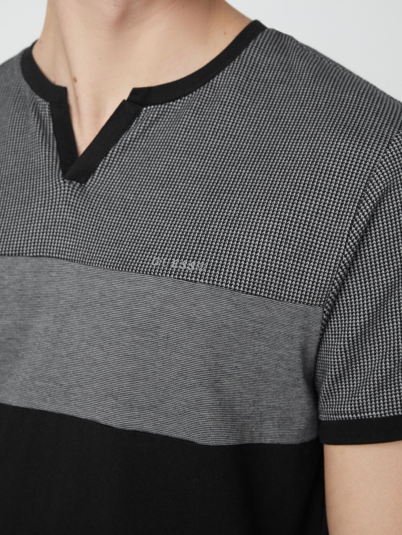 Franz тениска с цепка Guess Jet Black