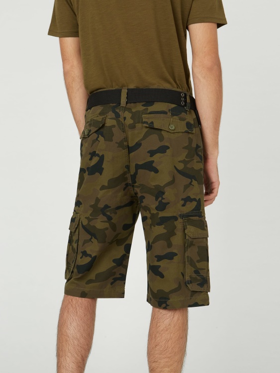 камуфлажно зелено Karl Camo карго шорти Guess