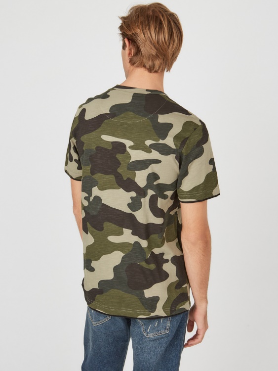 камуфлаж Edgar Henley Tee Guess