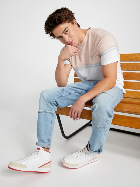 Guess Joey Jean прави дънки леки пране