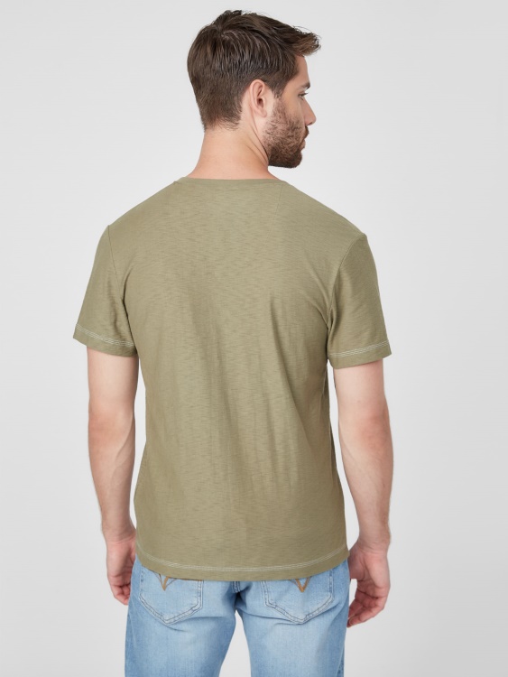 Ricky Split Tee Isle Wash 32'' Guess