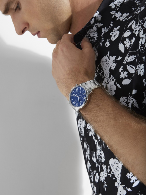 Guess сребрист тон и син мултифункционален часовник сребро