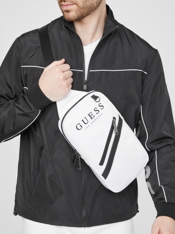 бяла чанта Guess Toby