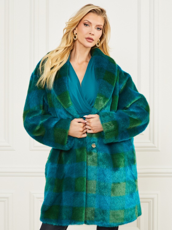 Rochelle Guess зелено палто и бермудско синьо би