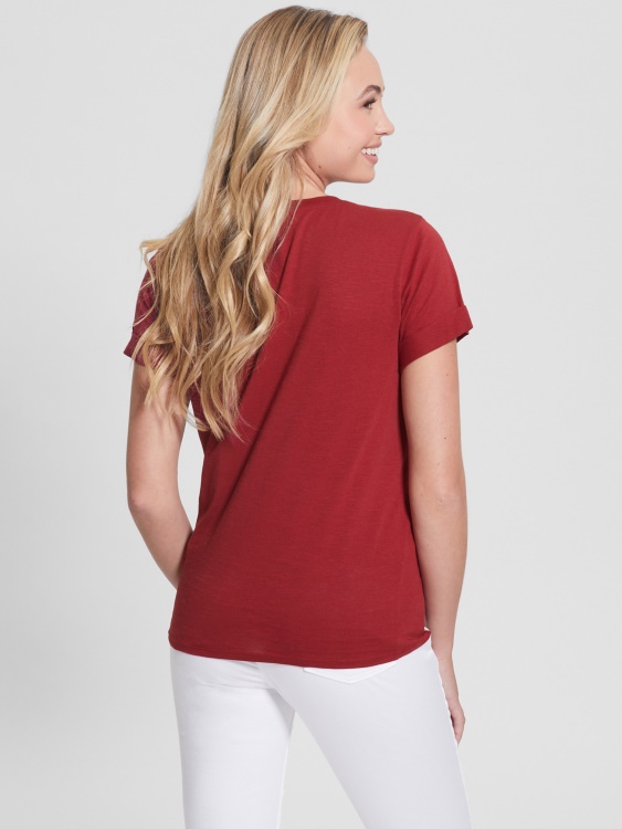 сок от цвекло червен Guess еко тениска с маншети с лого