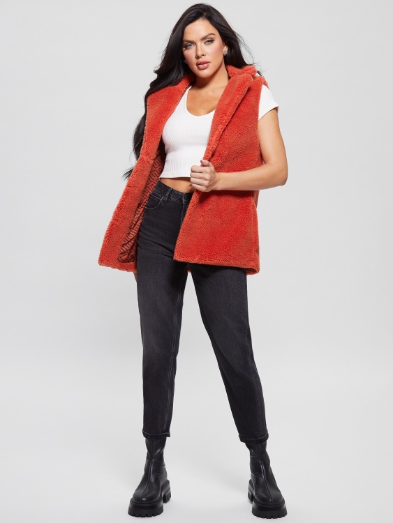 пламтяща червена жилетка на дела предполагам