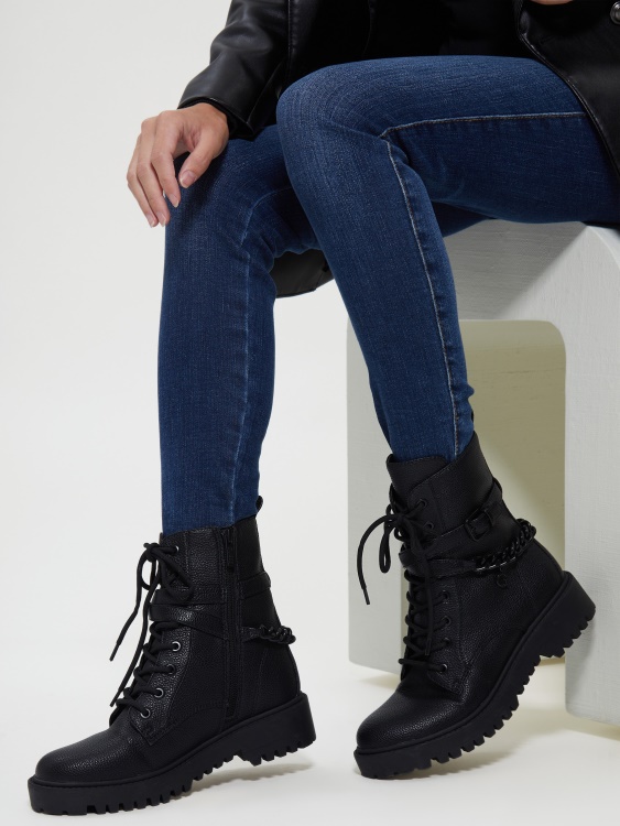 черни ботуши Guess Olisie с катарама