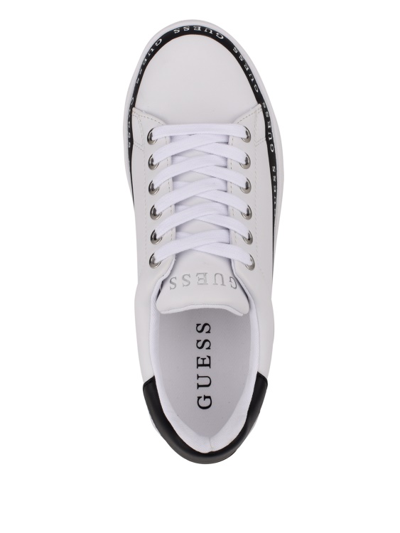 бели многоплаткови ниски маратонки с изплакнато лого Guess