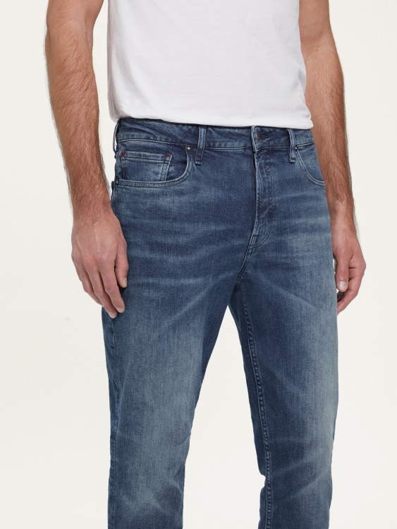 Guess Eco Drake Jeans процес