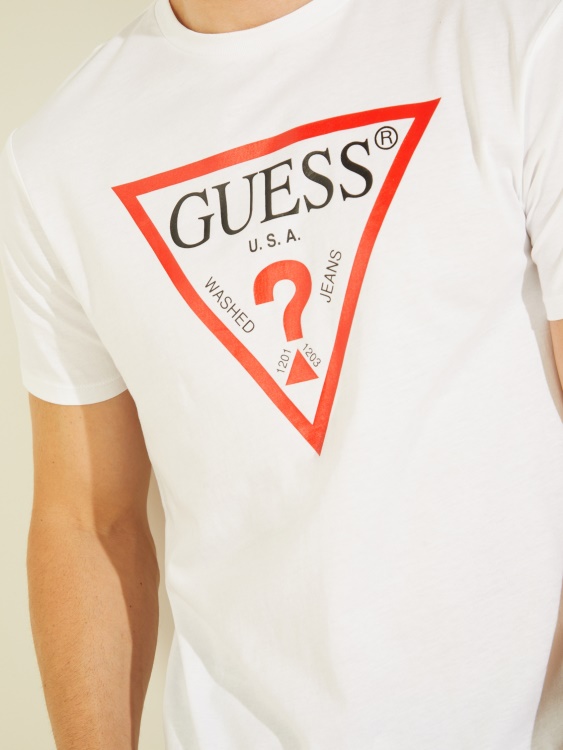 чисто бяла тениска с класическо лого Guess