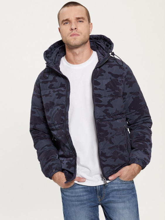 камуфлажно яке с пейсли, синя камуфлажна бандана Guess