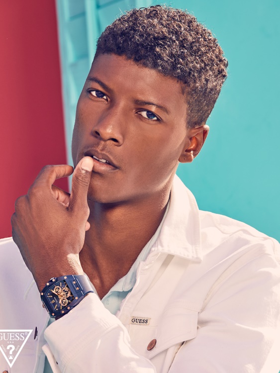 Мултифункционален часовник с розово злато и син силикон Guess