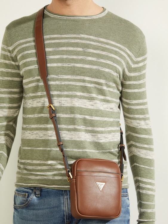 кафява Scala Smart Vertical Crossbody Guess